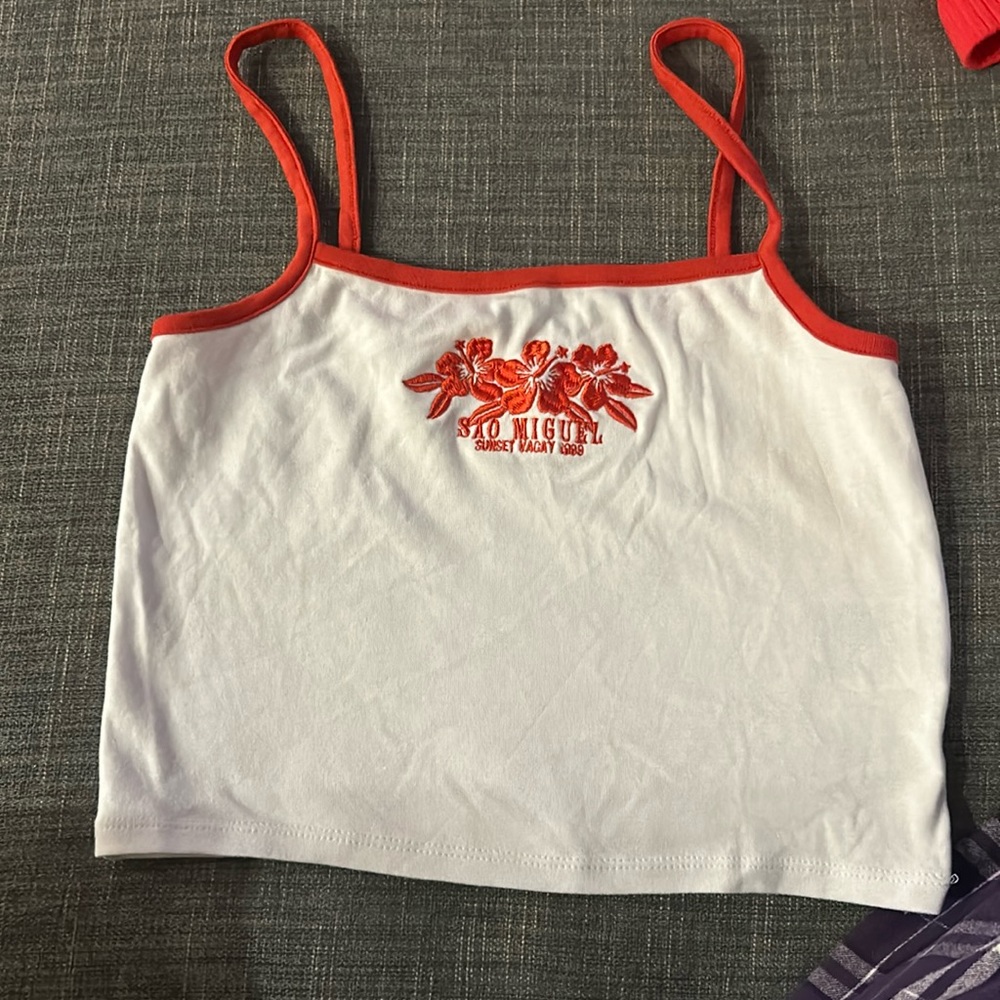 Red and White cropped graphic tank